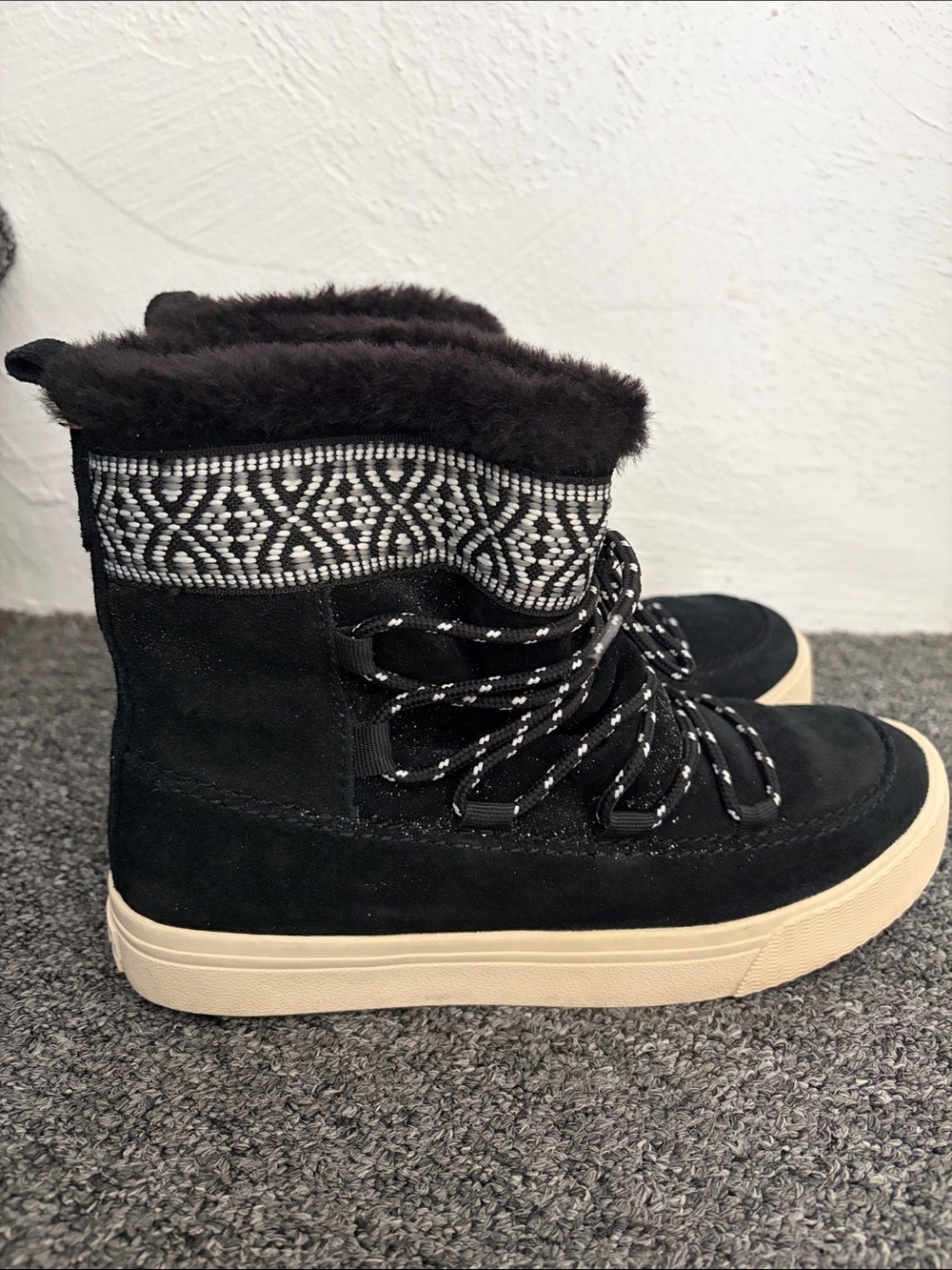 Toms Black Suede Faux-Fur Winter Lace-Up Boots with Patterned Cuff